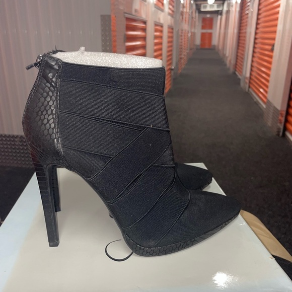 Boots - Picture 5 of 9